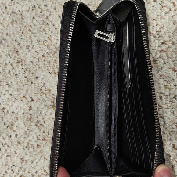 Guess Wallet New with Tags - Picture 4 of 4